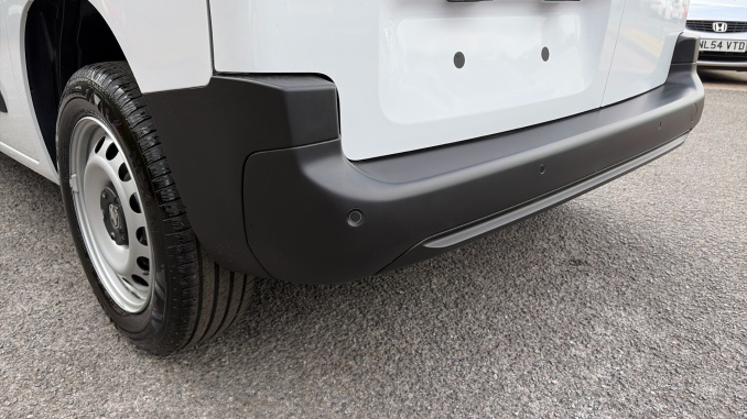 Vauxhall Combo Cargo Combo Diesel 1.5 Turbo D 100ps Prime Plus H1 Van - Image 24